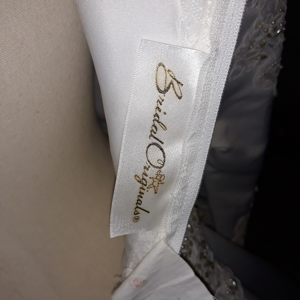 Bridal Original Gown. Elegantly & Classic